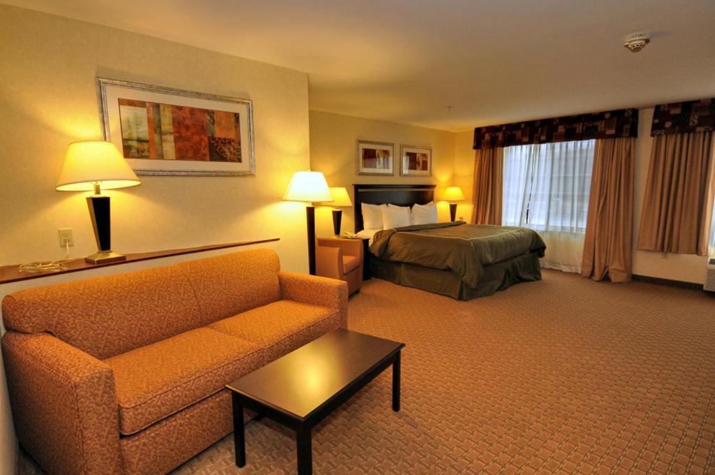 Tapa Hotel, Inn & Suites Mahwah Esterno foto